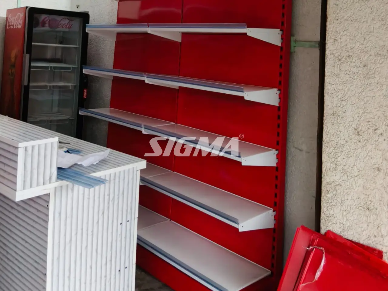 166409471_red-white-Display-Racks-Sukurhutu-Ranchi.webp