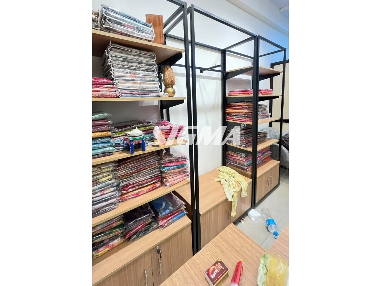 425405732_Wooden-garment-Racks-Jaipur3.webp
