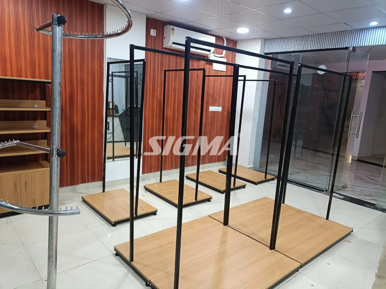 490803420_Wooden-Garment-display-stand-in-Bangalore.webp