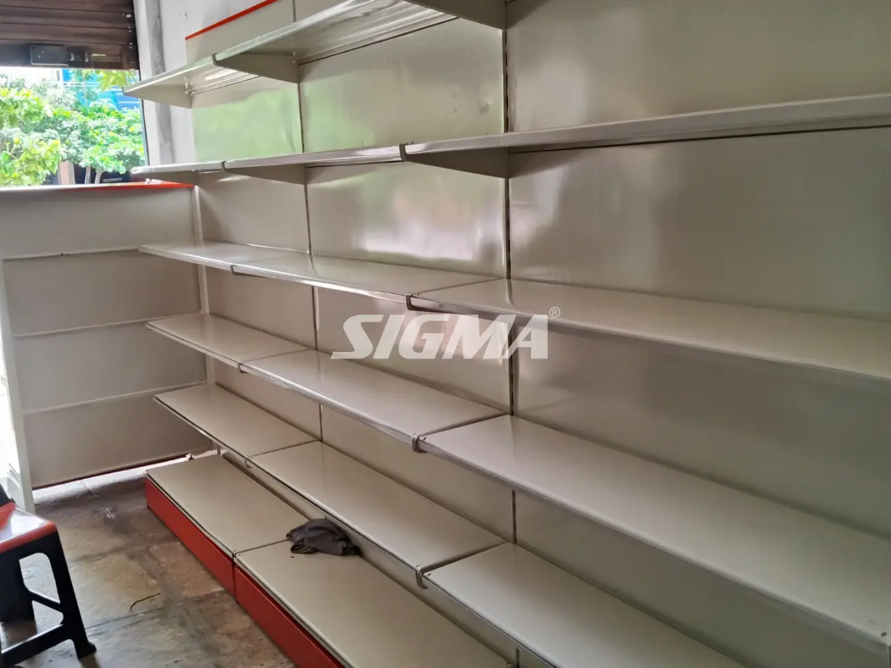 539896874_Retail-Racks-in-Bangalore2.webp