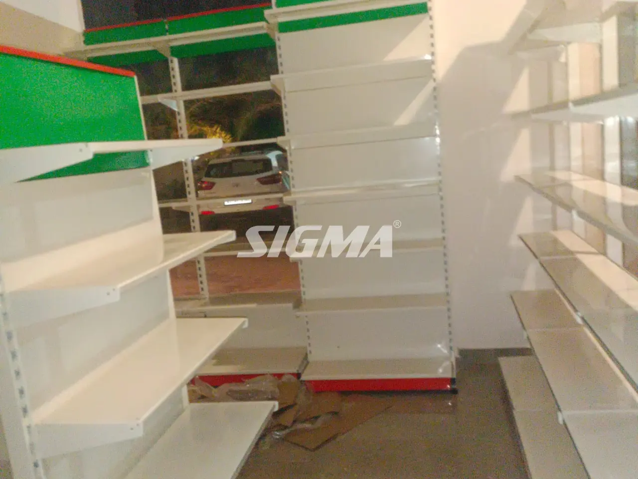 612685688_end-cap-display-shelves-jaipur.webp
