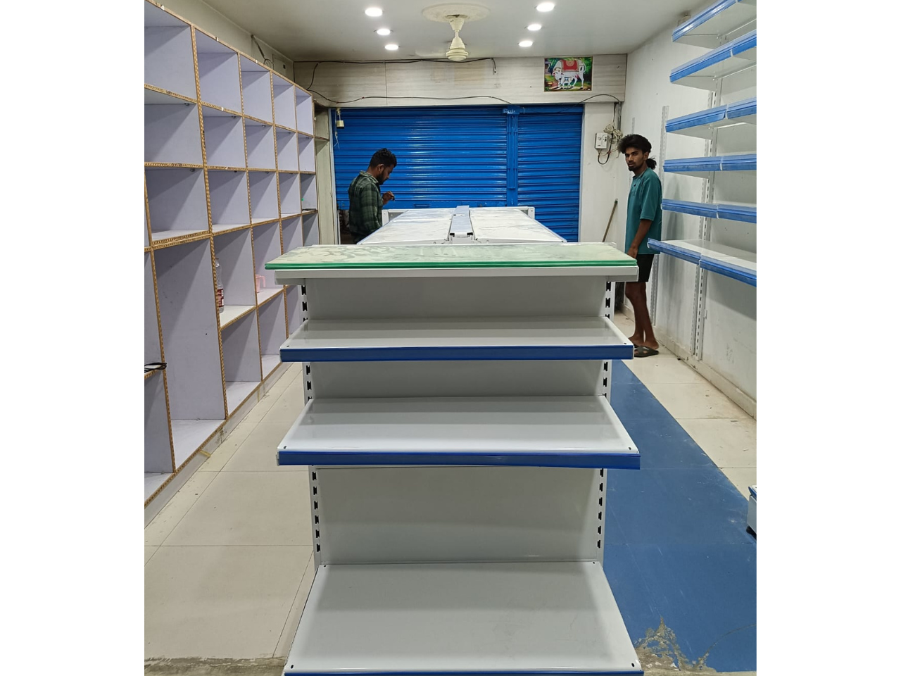 822190727_white-blue-premium-Racks-Bangalore2.png