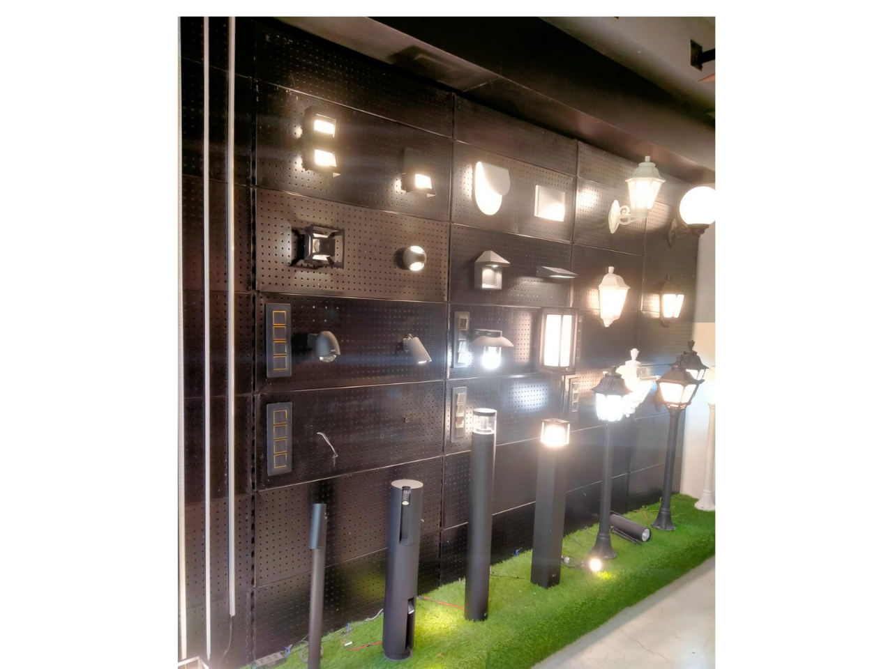 Fan and Lights Display Racks for Electronic Showroom